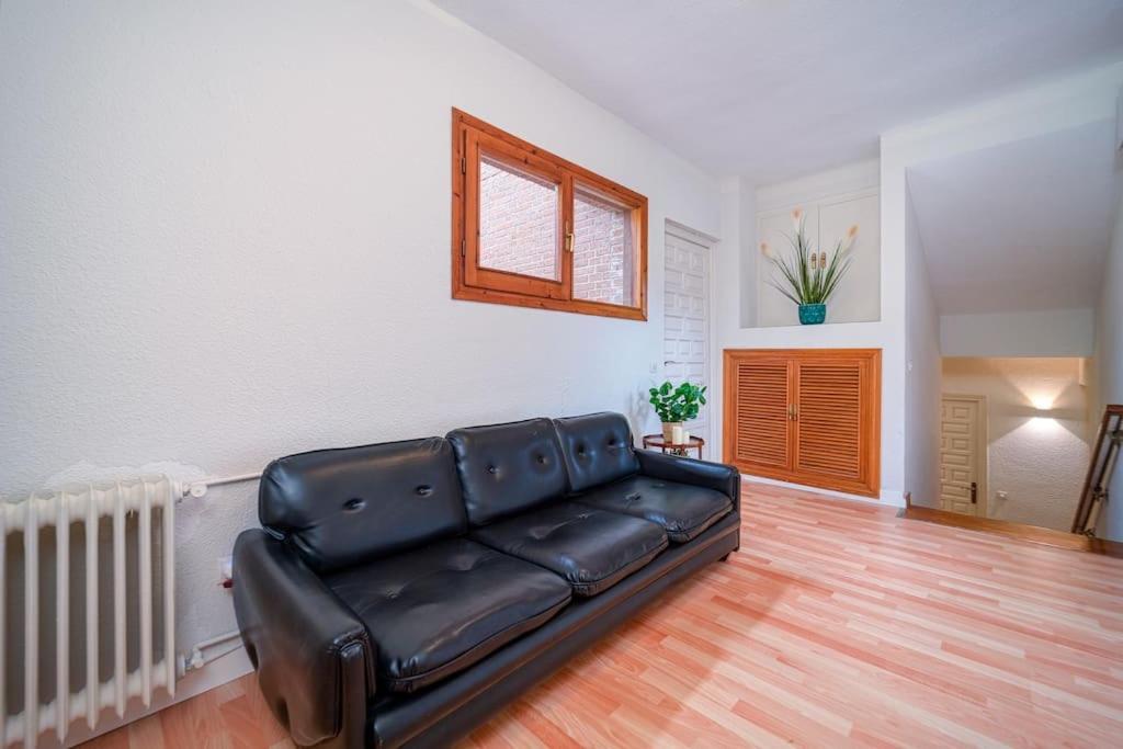 P Casacafe Madrid Calle Carlos Dubois 3 Eksteriør billede