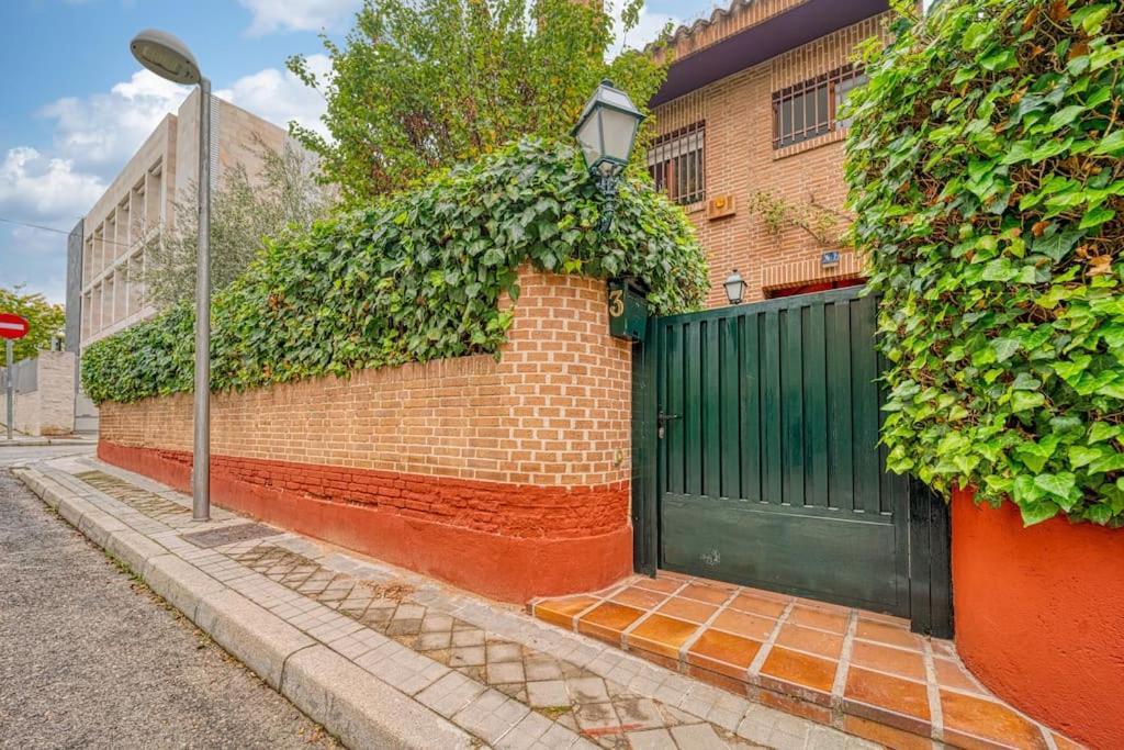P Casacafe Madrid Calle Carlos Dubois 3 Eksteriør billede