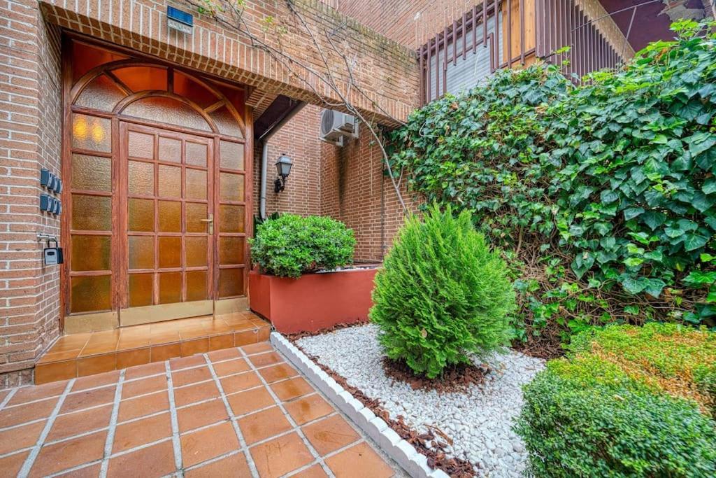 P Casacafe Madrid Calle Carlos Dubois 3 Eksteriør billede